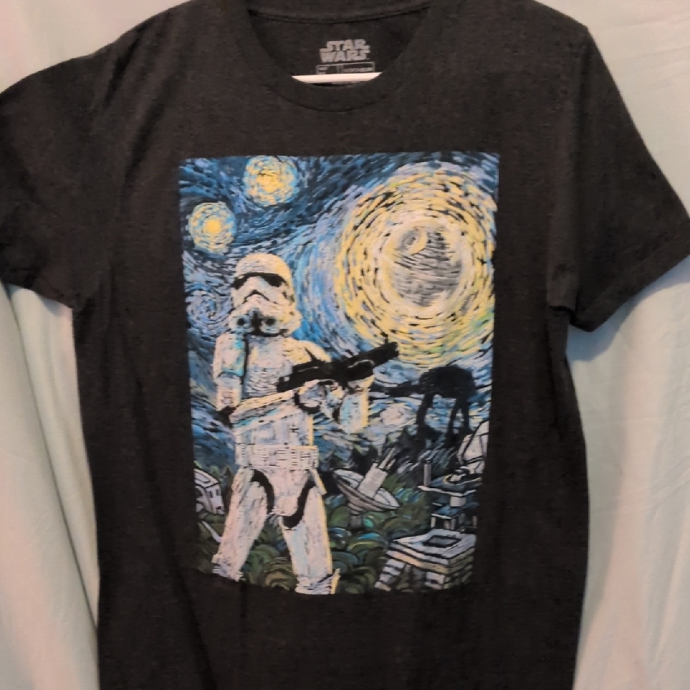 Star Wars Dark Gray T-Shirt with Vibrant Graphic